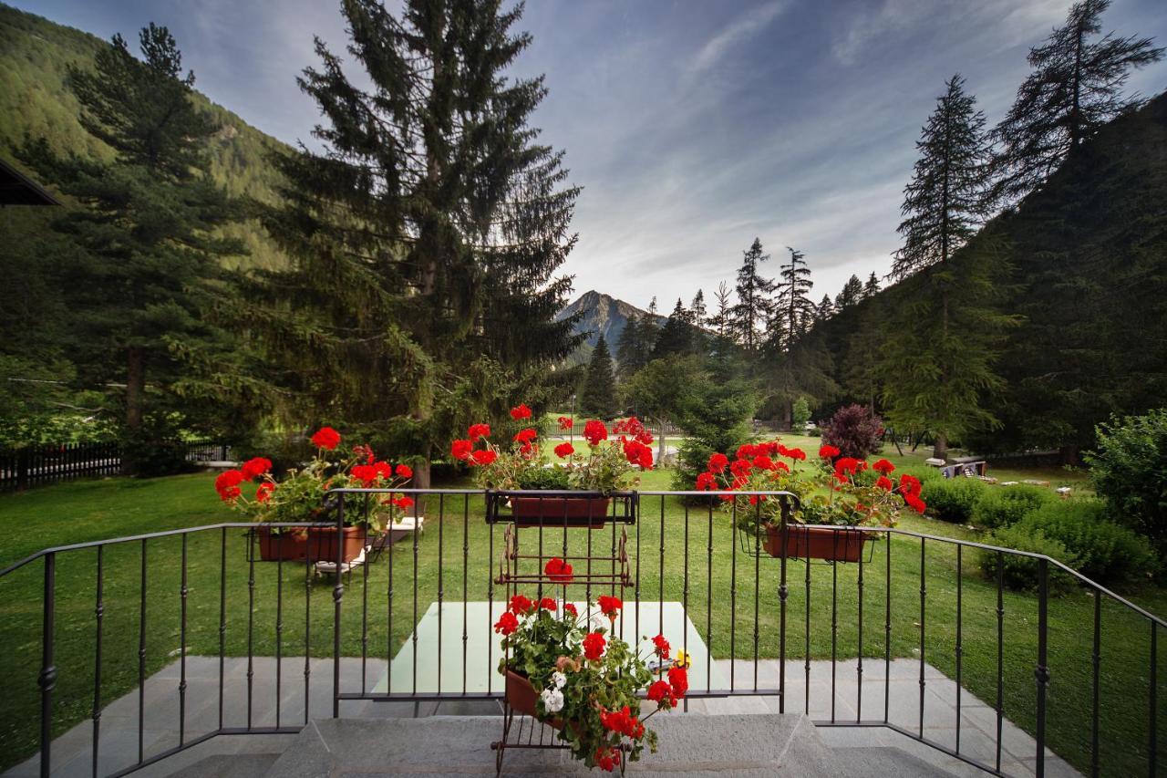 Albergo Monte Cervino Champoluc Esterno foto